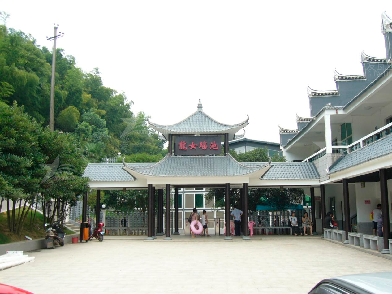 屋頂材料合成樹脂瓦和不銹鋼瓦哪個好？選擇很重要！